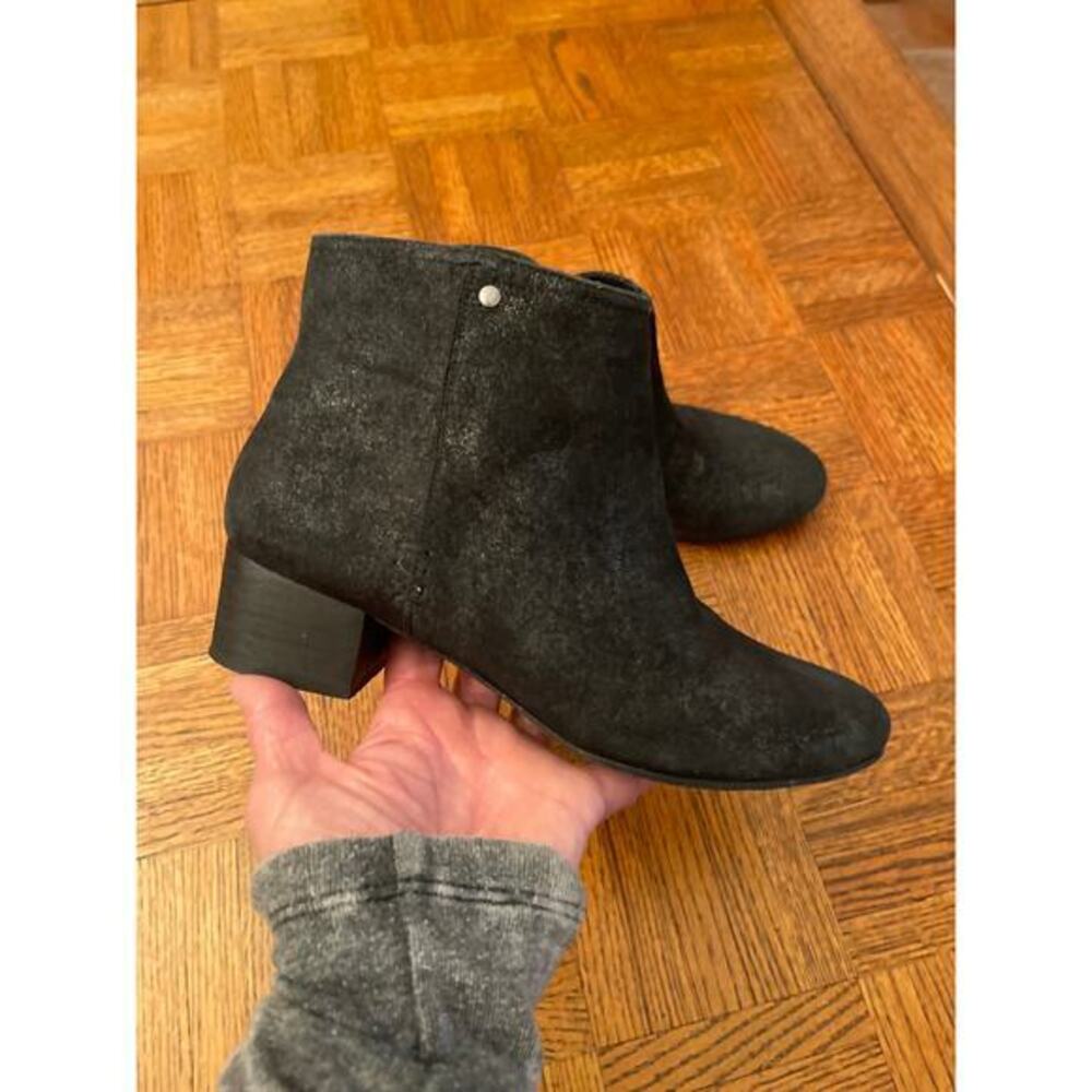 Trask Women's Vivian Metallic Suede Booties Booties size 7.5